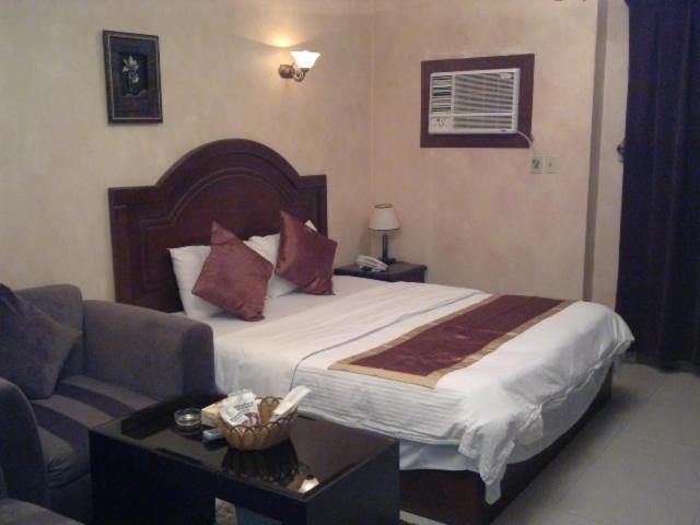Al Baron Palace Khobar Aparthotel Nadinah Екстериор снимка